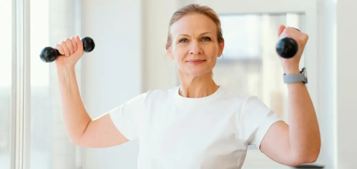 Giữ cơ thể linh hoạt và khỏe mạnh với các bài tập nhẹ nhàng sau tuổi 50